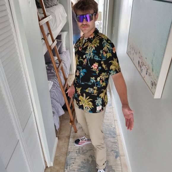 Meet your Posher, Adam - Picture 1 of 1